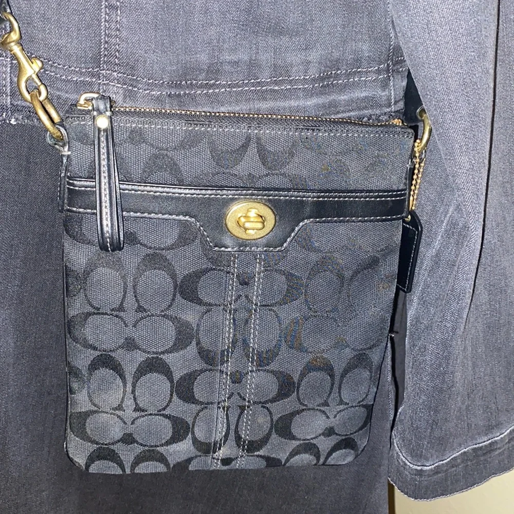 Coach Crossbody Bag, GUC, Gold Hardware
